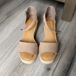 Platform strappy sandals